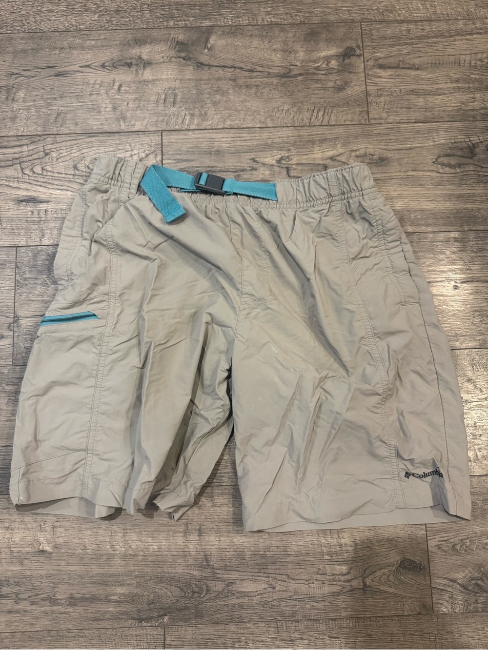 Columbia Men's Khaki Outdoor Shorts with Teal Belt